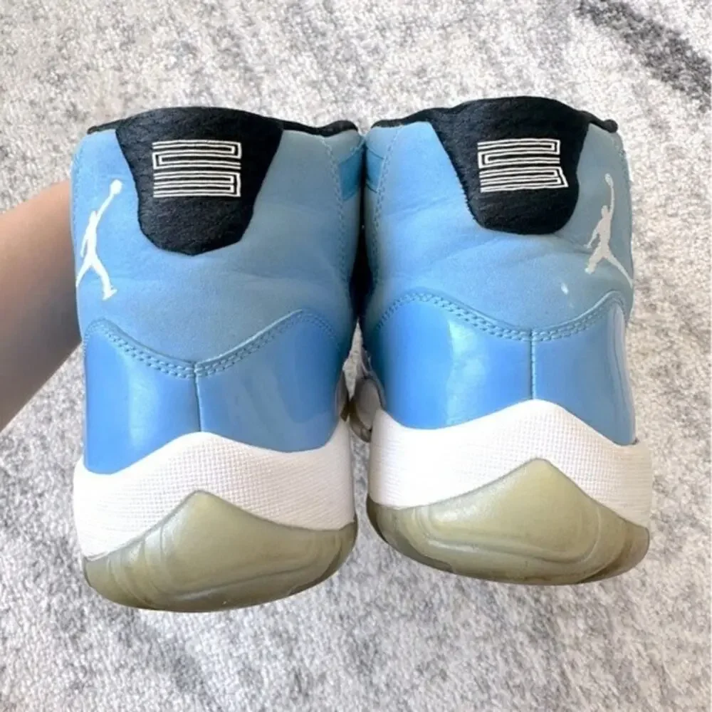 Jordan 11 Retro Ultimate Gift Of Flight Pantone 689479-405 Size 9.5